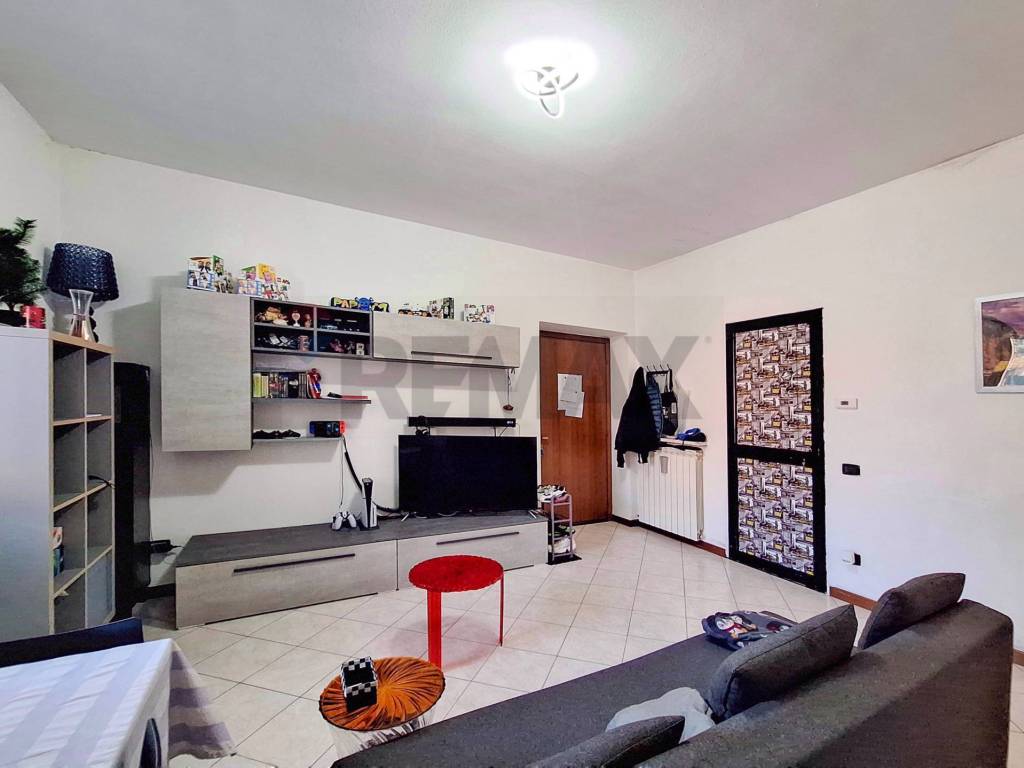 Appartamento a Castronno in VIA CAVOUR, 17 - Foto 5