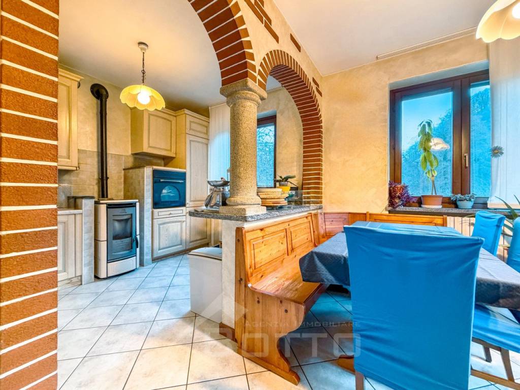 Villa a Varallo in Via per Doccio, 10 - Foto 2