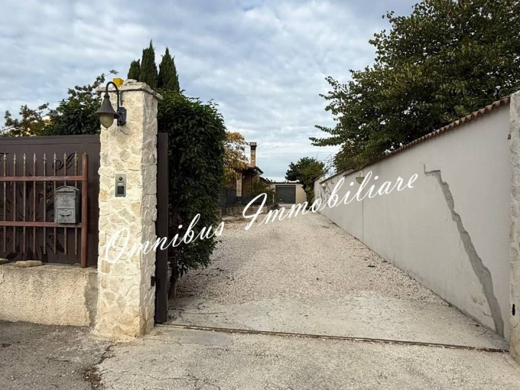 Villa a Troia in Contrada Vaccareccia - Foto 4