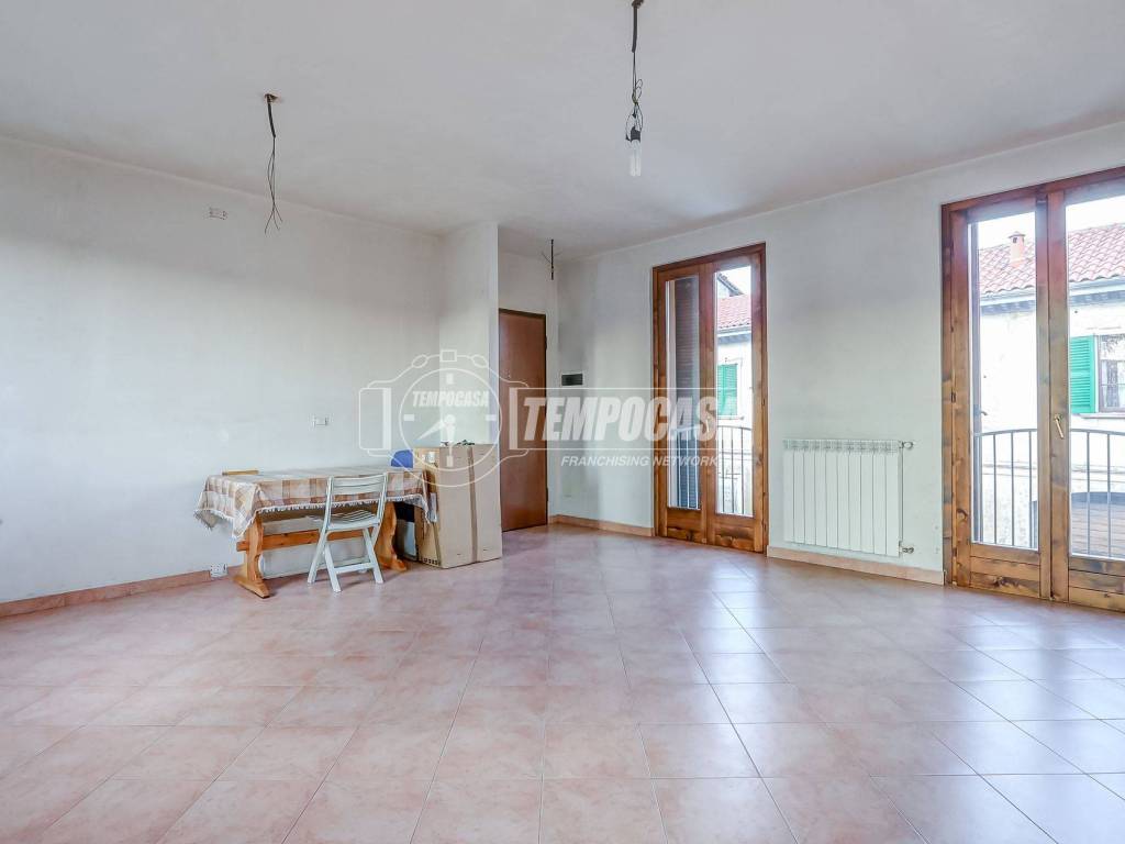 Appartamento a Castano primo in Viale IV Novembre 7 - Foto 3
