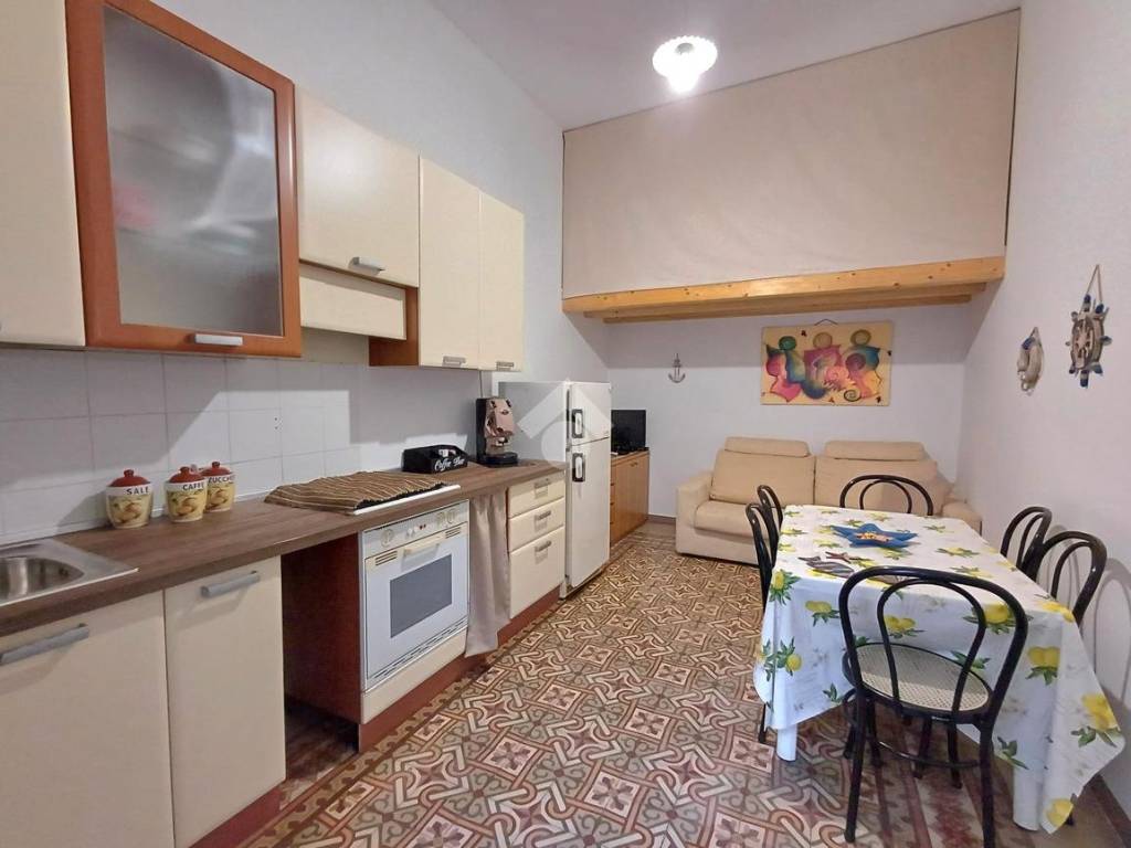 Casa indipendente a Castellammare del golfo in via trinità, 12 - Foto 2