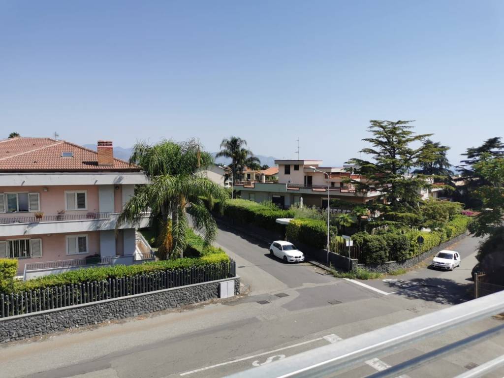 Appartamento a Giarre in Via Eugenio Montale - Foto 4