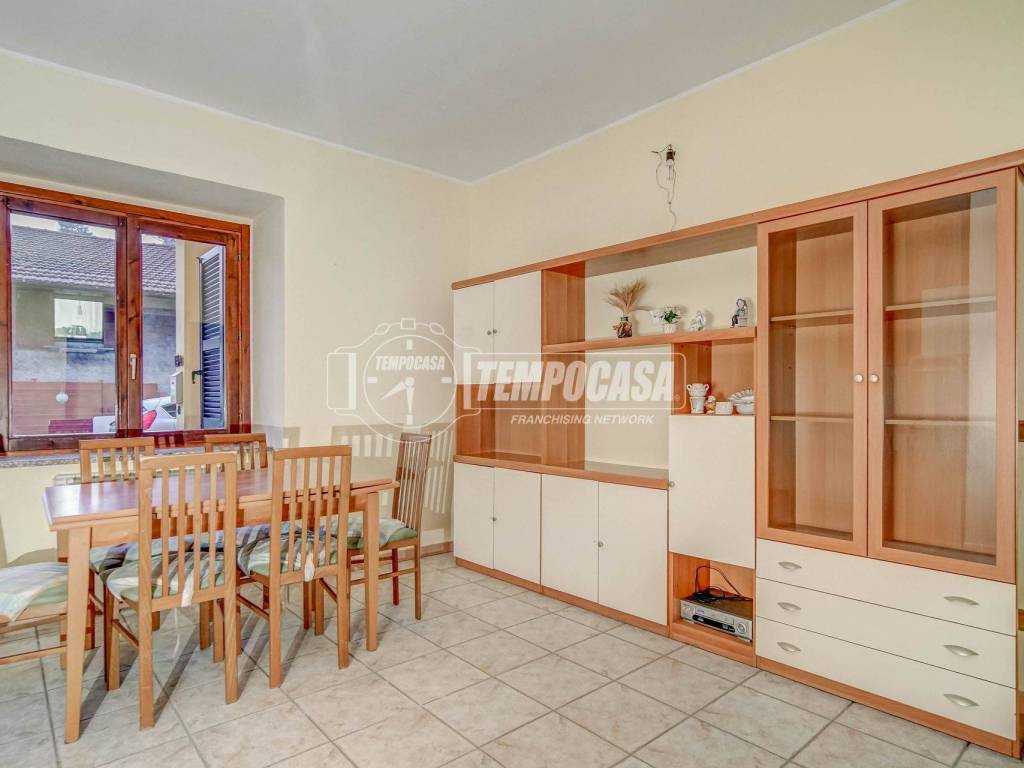 Appartamento a Varallo pombia in Via Bellomi - Foto 2