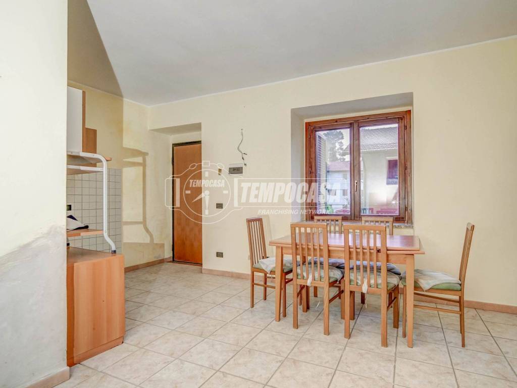 Appartamento a Varallo pombia in Via Bellomi - Foto 4