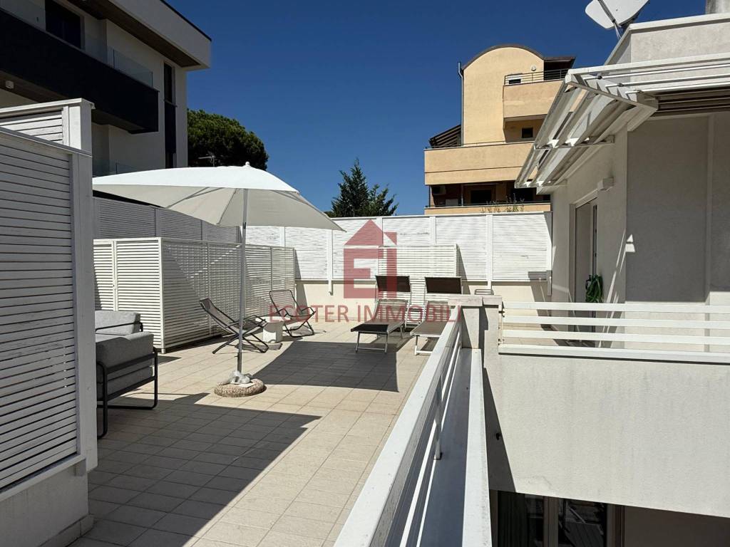 Attico / mansarda a Riccione in Viale Rosolino Pilo - Foto 2