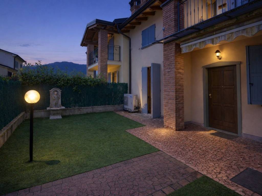 Villetta a schiera a Sotto il monte giovanni xxiii in Via Giacomo Manzù - Foto 2