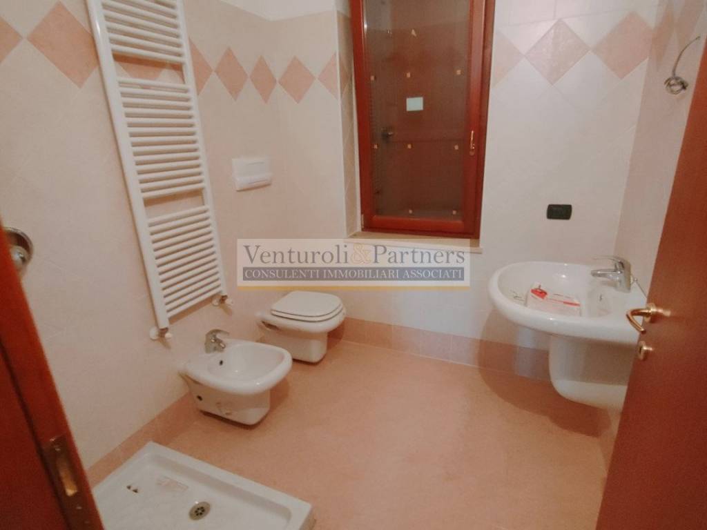 Villa a Castiglione delle stiviere in Viale S. Longhi - Foto 2