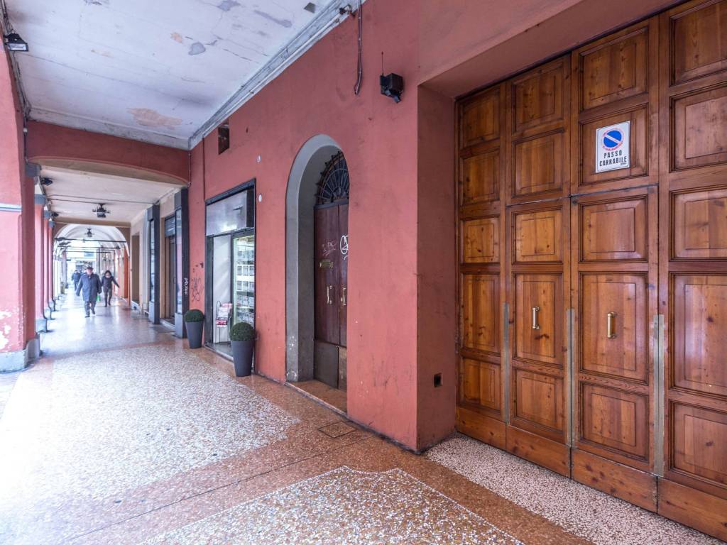 Box / garage a Bologna in Via San Felice, 31 - Foto 4