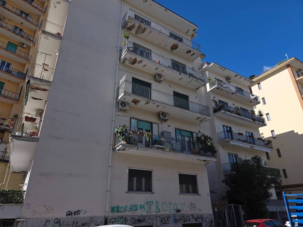 Appartamento a Salerno in Via Paolo Vocca - Foto 2