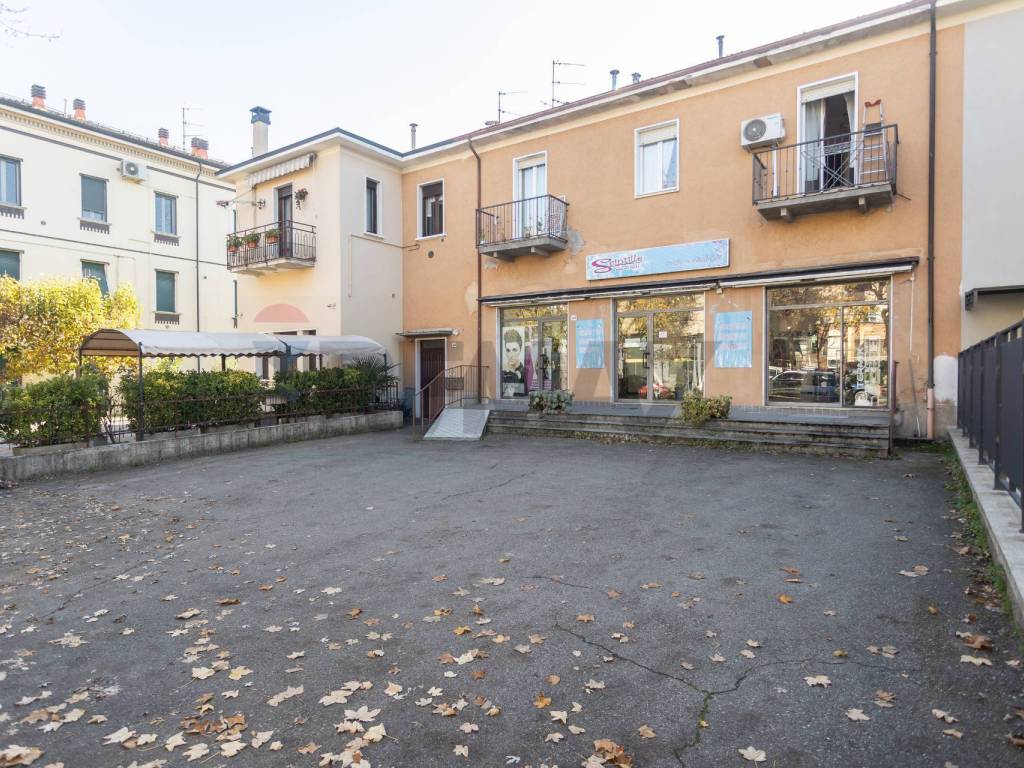 Immobile a Salsomaggiore terme in Viale G. Matteotti, 44 - Foto 2