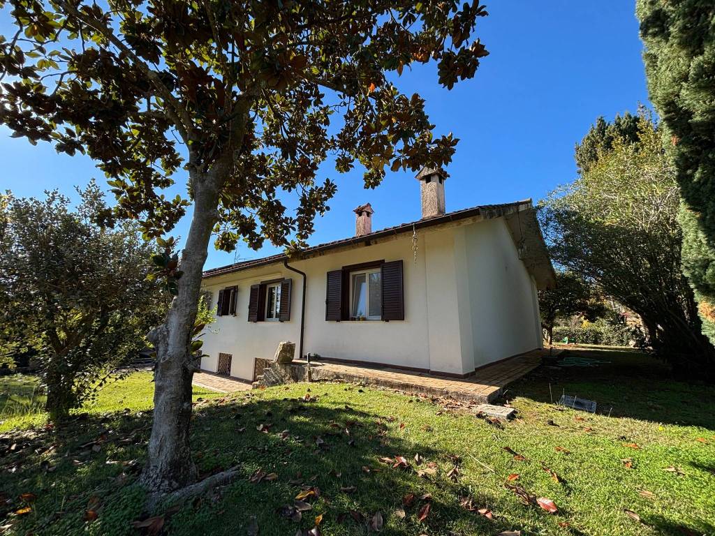 Villa a Latina in Strada Nascosa - Foto 3