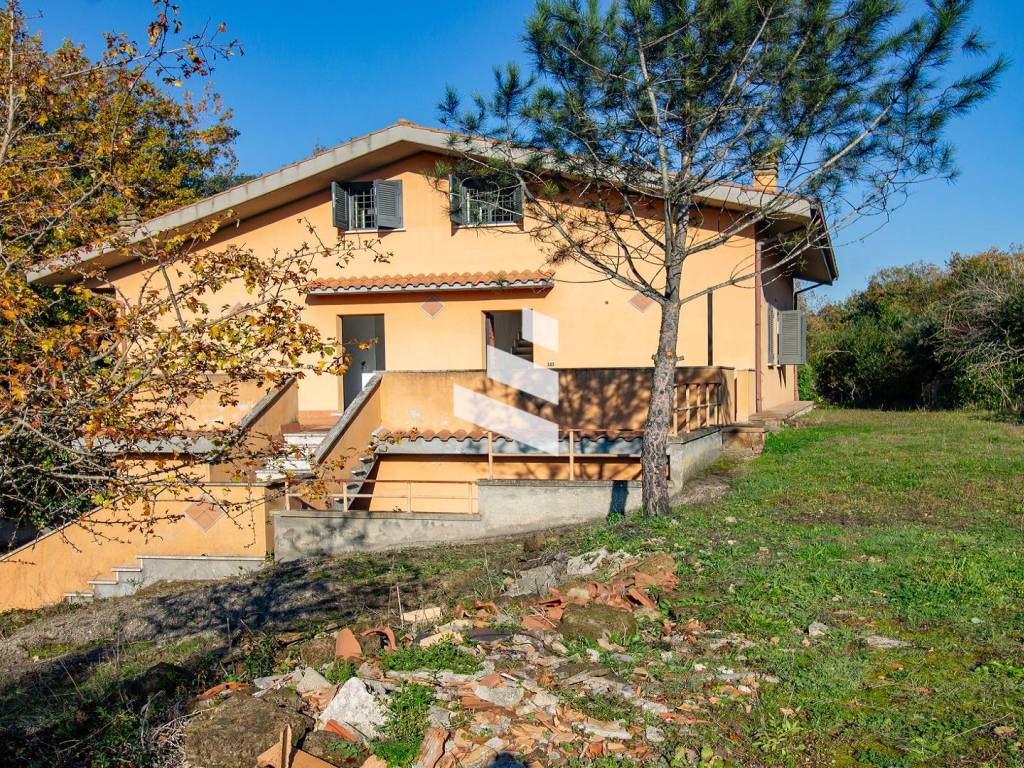 Villa a Aprilia in Via Lese - Foto 2