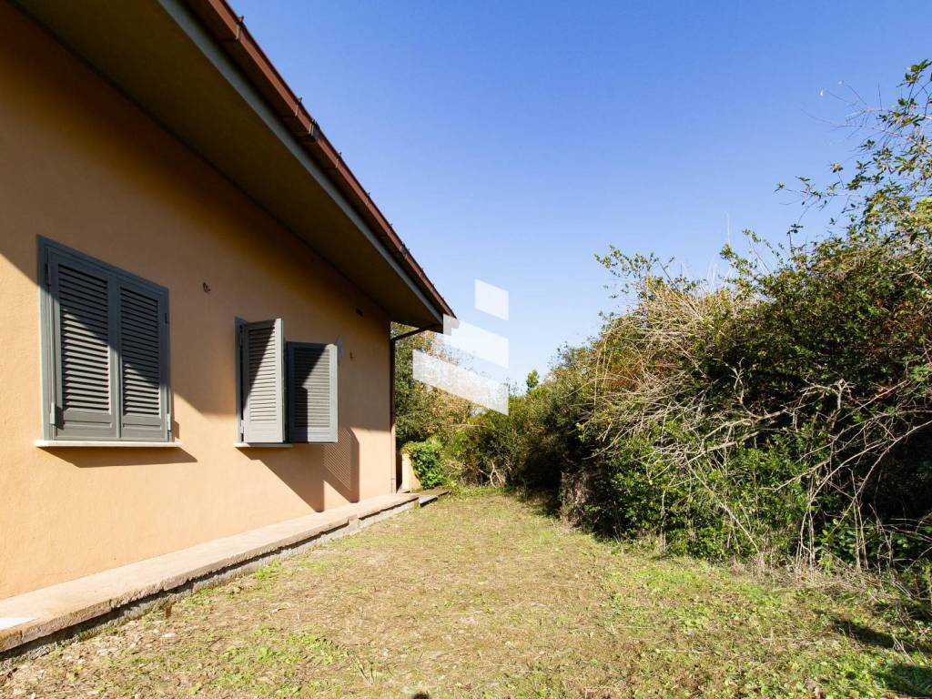 Villa a Aprilia in Via Lese - Foto 3