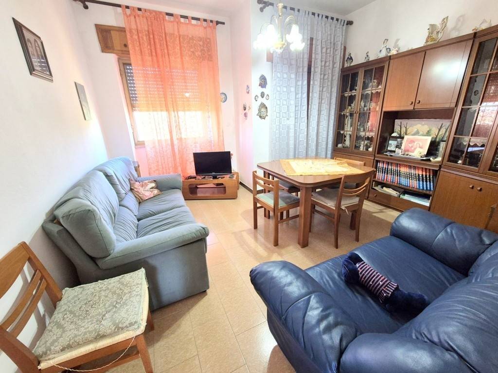 Appartamento a Carbonia in Via Giovanni Maria Angioj - Foto 3