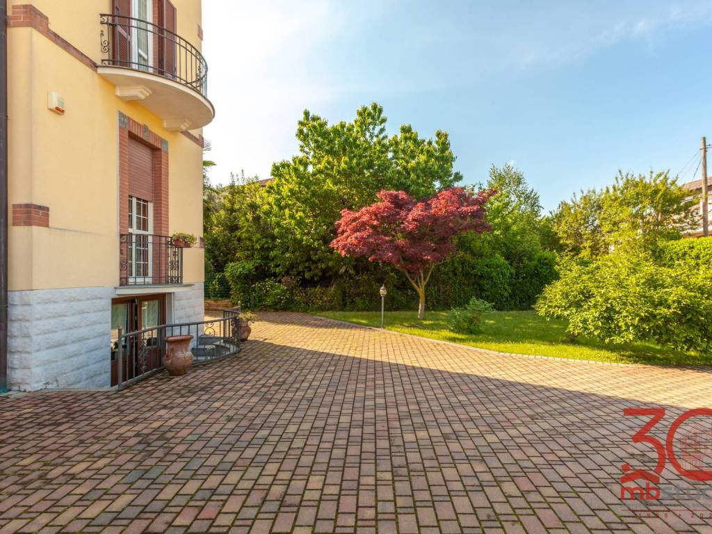 Villa a Tradate in Via Monte Asolone - Foto 3