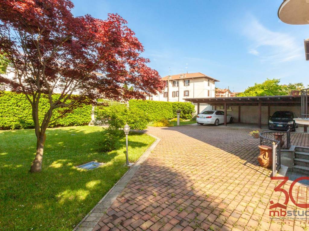 Villa a Tradate in Via Monte Asolone - Foto 5