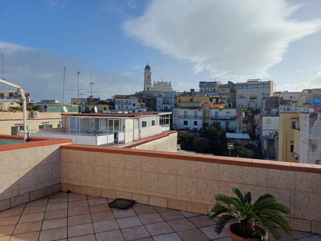 Appartamento a Bacoli in Via Gaetano De Rosa - Foto 4