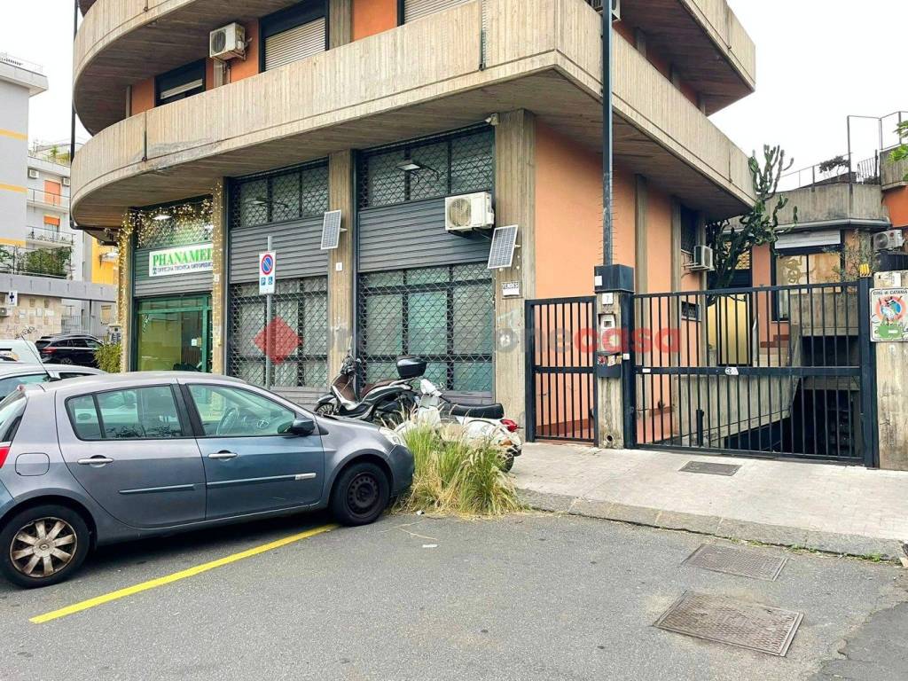 Box / garage a Catania in Via Orazio Condorelli, 7 - Foto 2
