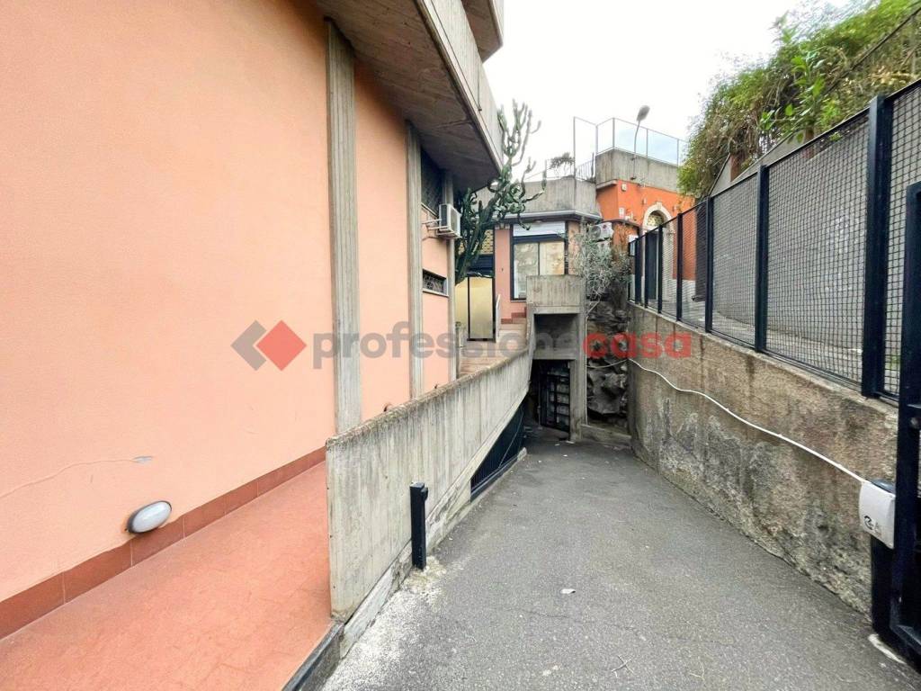 Box / garage a Catania in Via Orazio Condorelli, 7 - Foto 3