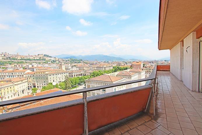 Attico / mansarda a Bergamo in via Tiraboschi - Foto 4