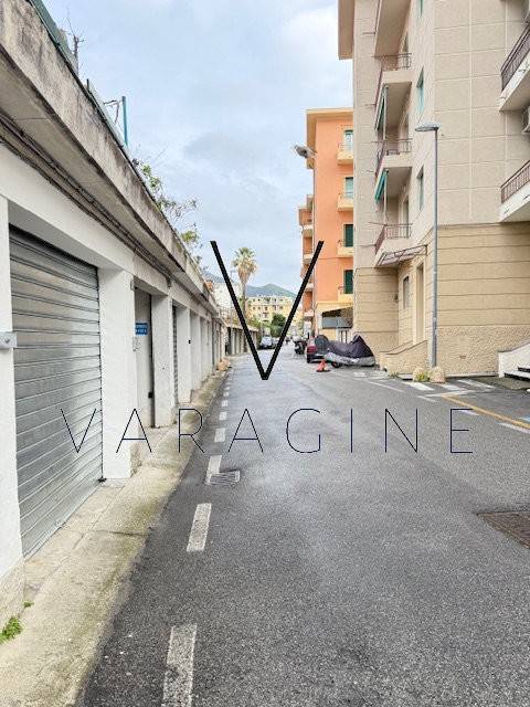 Box / garage a Varazze in Via Francesco Cilea, 36 - Foto 2