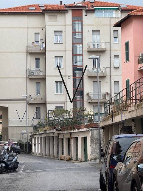 Box / garage a Varazze in Via Francesco Cilea, 36 - Foto 4