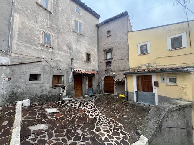 Casa indipendente a Ovindoli in Via Monumento dell'Alpino - Foto 2