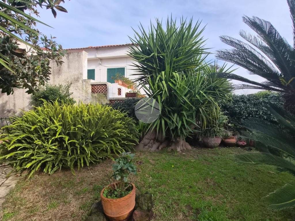 Villa a Giugliano in campania in Via Madonna del Pantano, 170 - Foto 3
