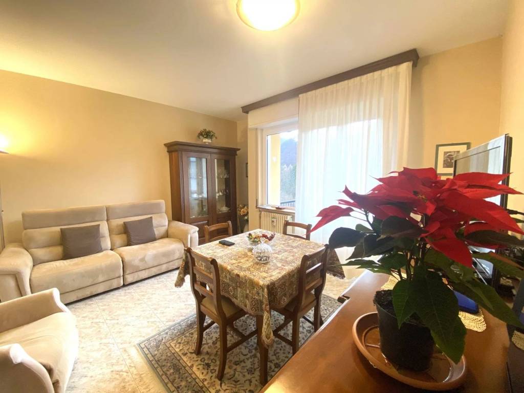 Appartamento a Alta valle intelvi in Via A. Volta, 59 - Foto 2