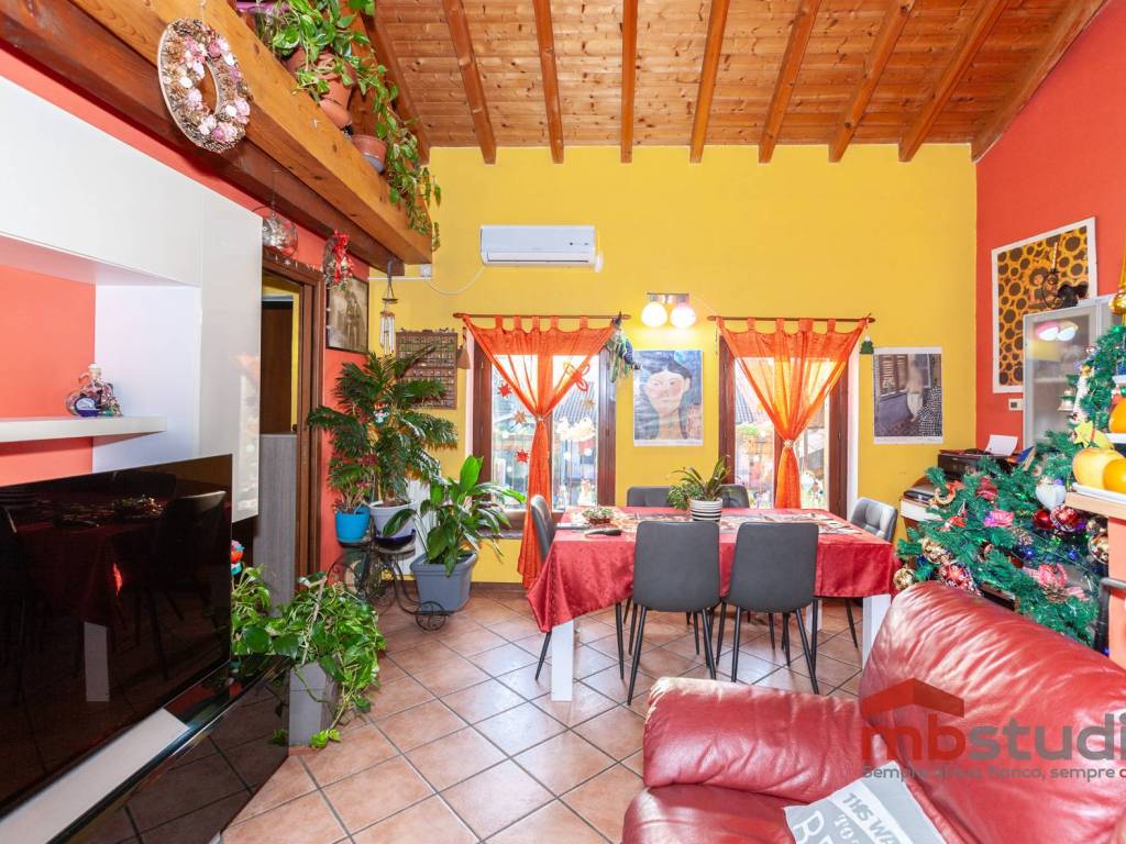 Appartamento a Mozzate in Via Don Luigi Tagliabue - Foto 5