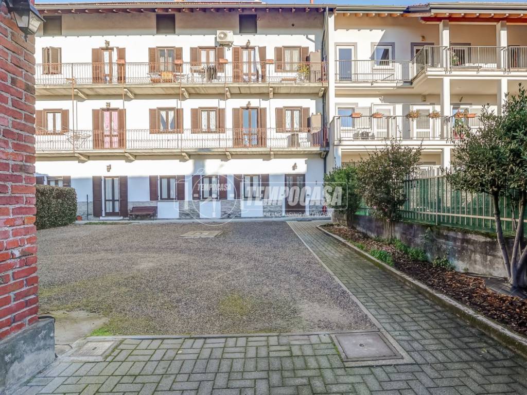 Appartamento a Borgomanero in Via Vignale - Foto 2