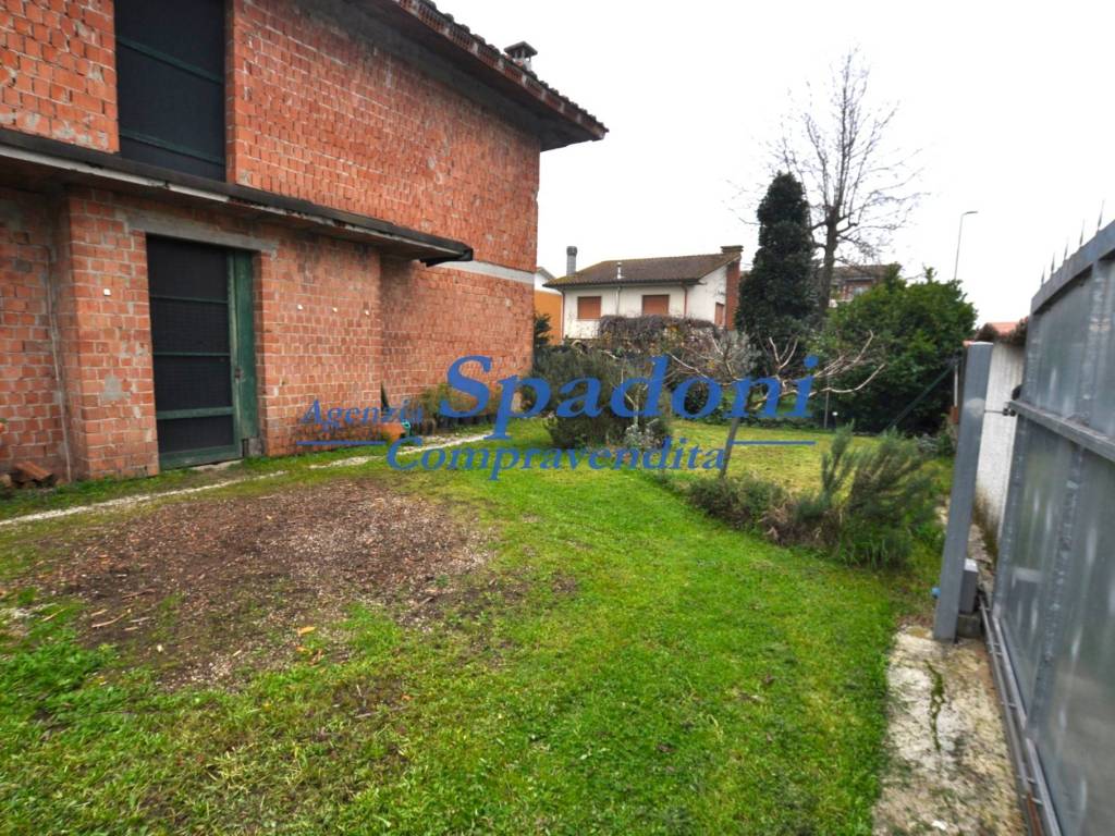 Villetta a schiera a Ponte buggianese in Via Alessandro Manzoni, 13 - Foto 3