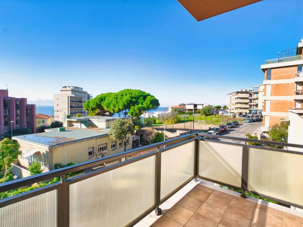 Appartamento a Piombino in Via Francesco De Sanctis - Foto 5