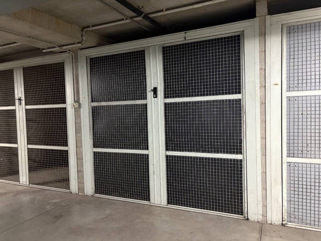 Box / garage a Reggio emilia in Via Alberto Pansa - Foto 3