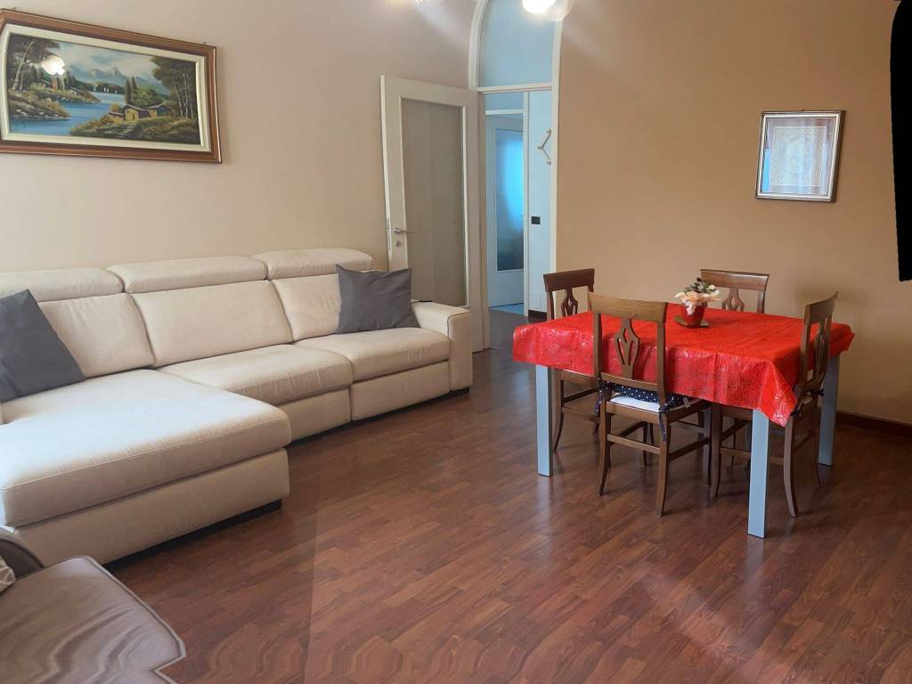 Appartamento a Novara in Via Gian Battista Magistrini - Foto 2