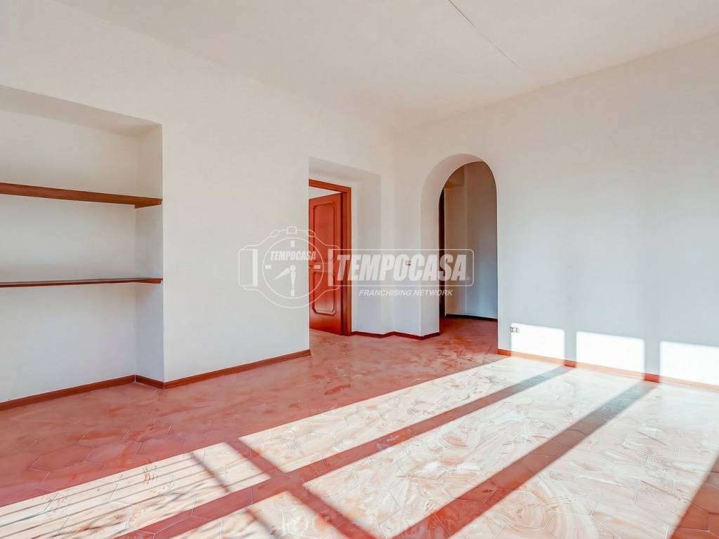 Appartamento a Borgomanero in Via Gerolamo Torelli - Foto 4