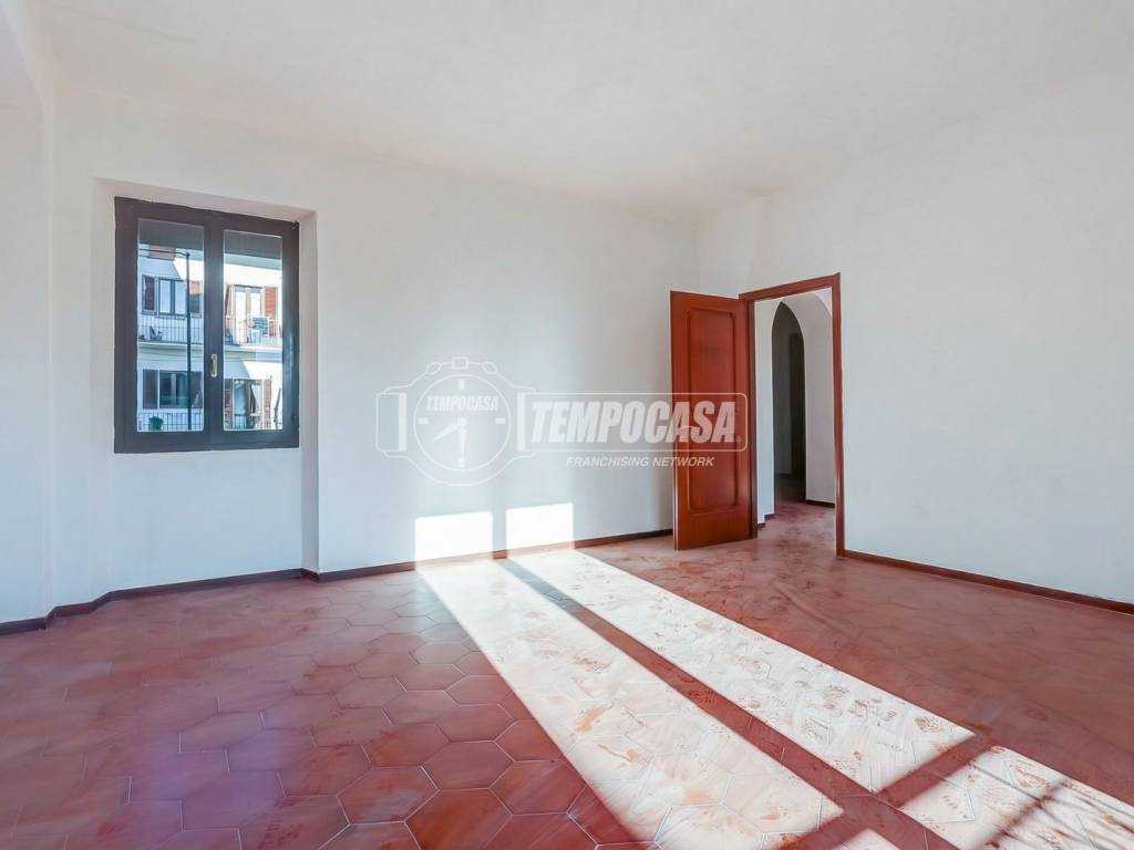 Appartamento a Borgomanero in Via Gerolamo Torelli - Foto 5