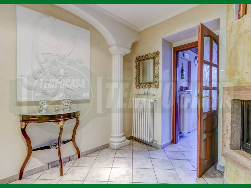 Appartamento a Castelveccana in Vicolo dei Portoni - Foto 2