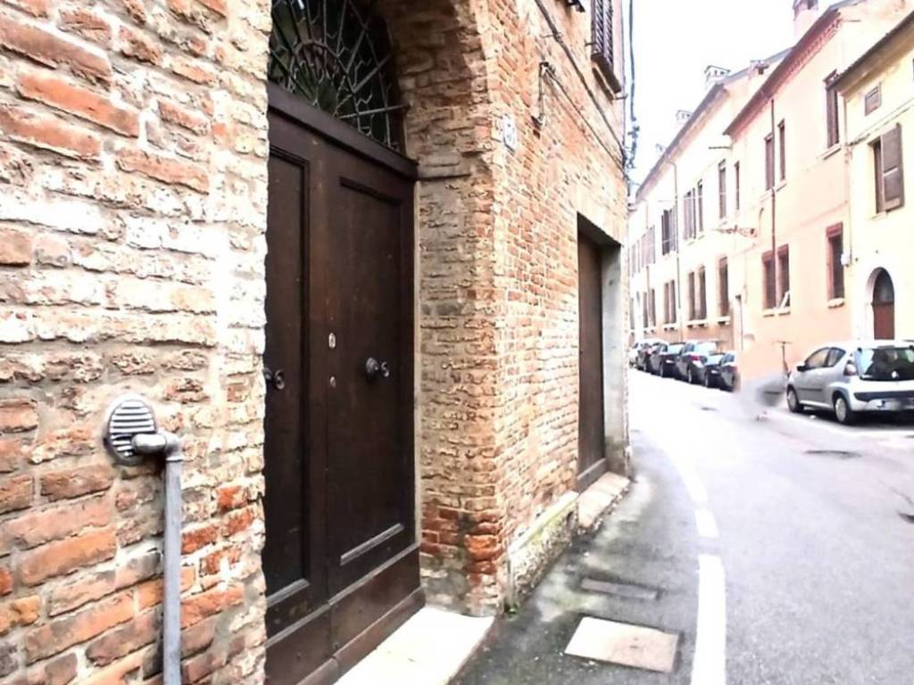 Appartamento a Ferrara in Via Borgo Di Sotto, 34 - Foto 2
