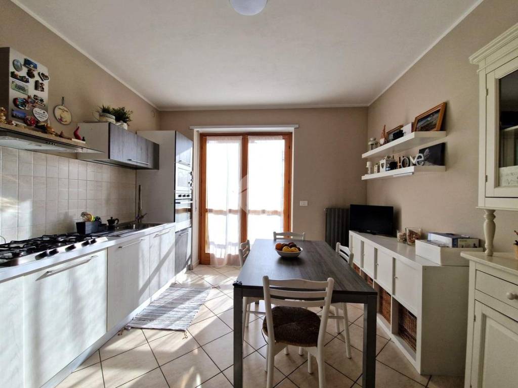 Appartamento a Bra in Via Cacciatori delle Alpi, 47 - Foto 2