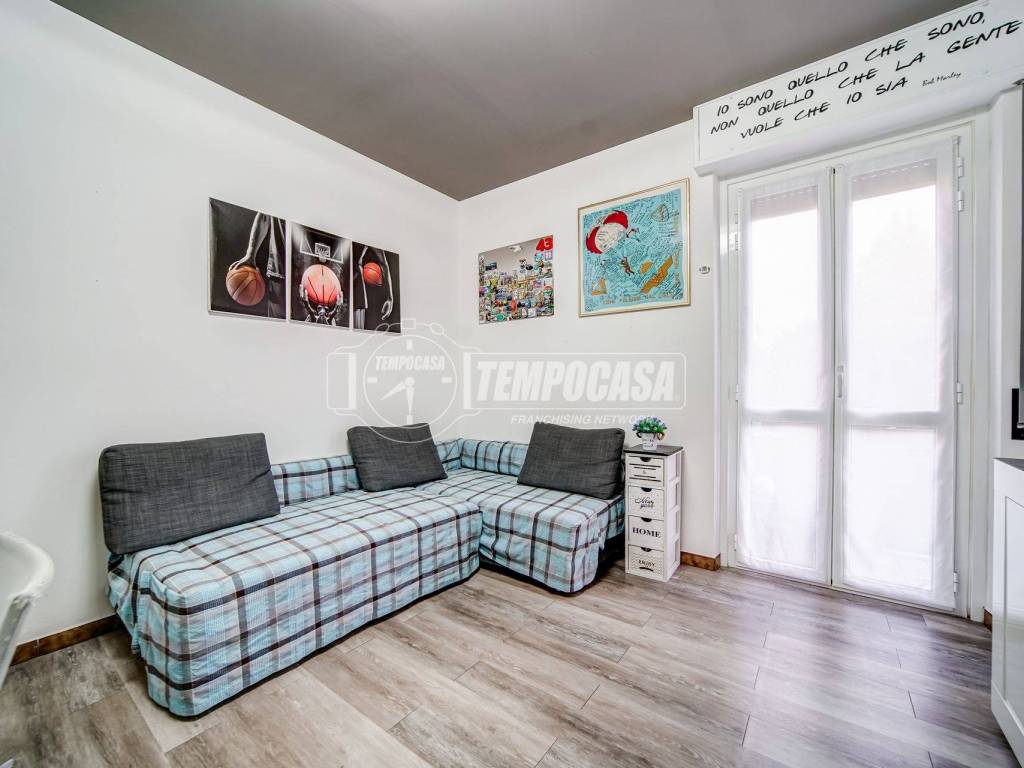 Appartamento a Jerago con orago in Via Col di Lana 8 - Foto 2