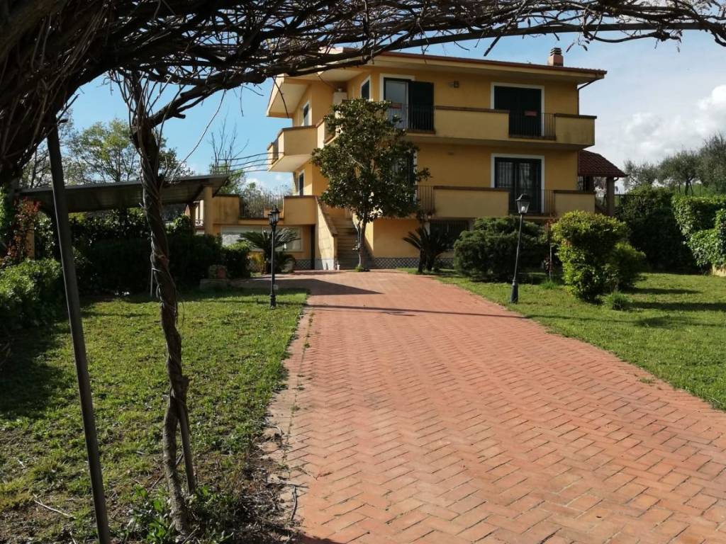 Villa a Santi cosma e damiano in Via Traversa Ferrara, 83 - Foto 3
