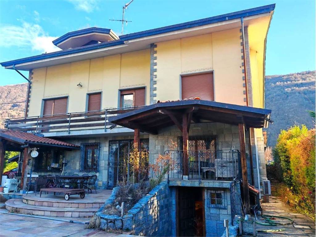 Villa a Borgofranco d'ivrea in via Aosta - Foto 2