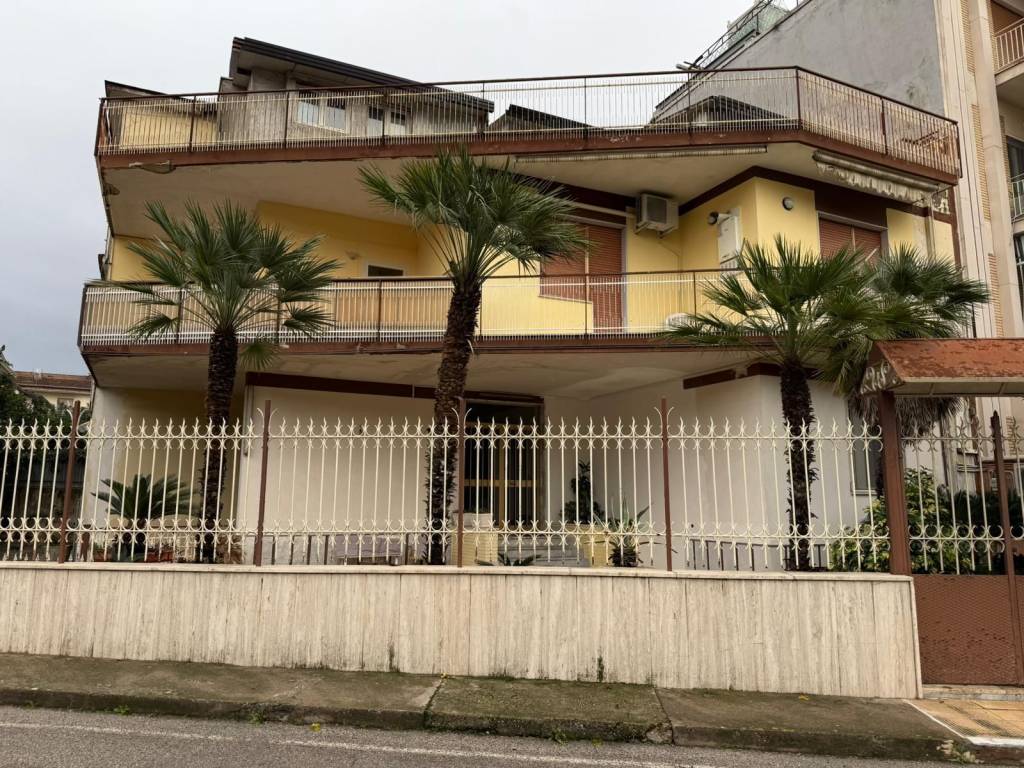 Appartamento a Caserta in Via Gennaro Papa, 12 - Foto 2