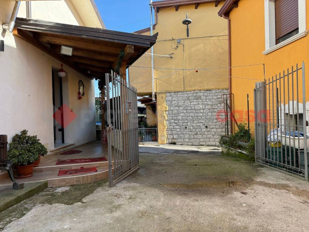 Casa indipendente a Montesarchio in Via Ciaolilli, 38 - Foto 3