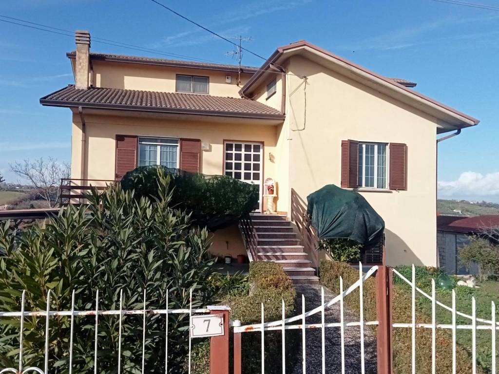 Villa a Pietradefusi in Contrada Vertecchia - Foto 2