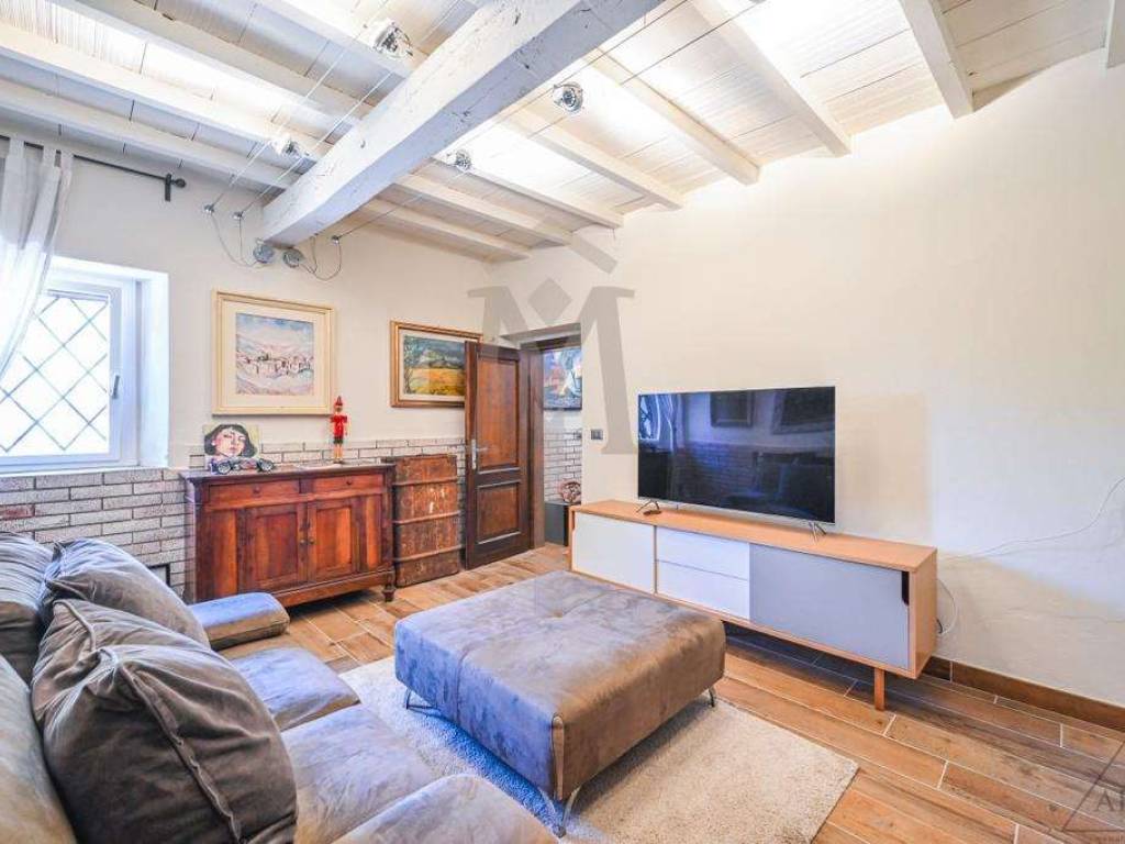 Casa indipendente a Viano in CASE VECCHIE, 1 - Foto 2