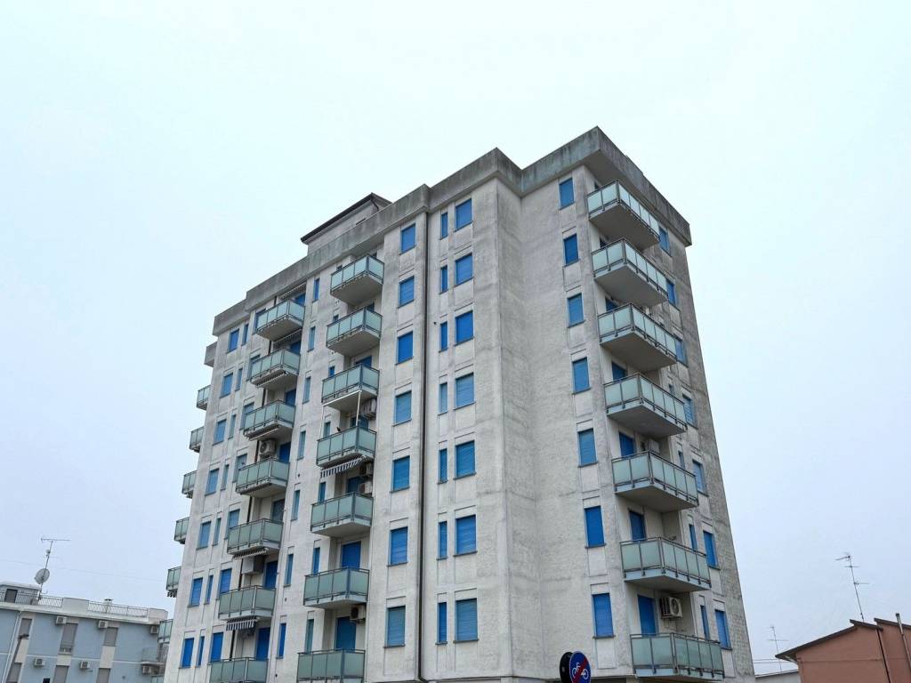 Appartamento a Comacchio in Viale Alpi Orientali Nord, 3 - Foto 3