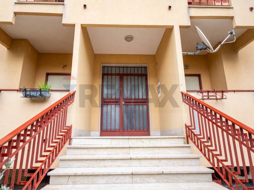 Appartamento a Francavilla di sicilia in via regina elena, 108 - Foto 2