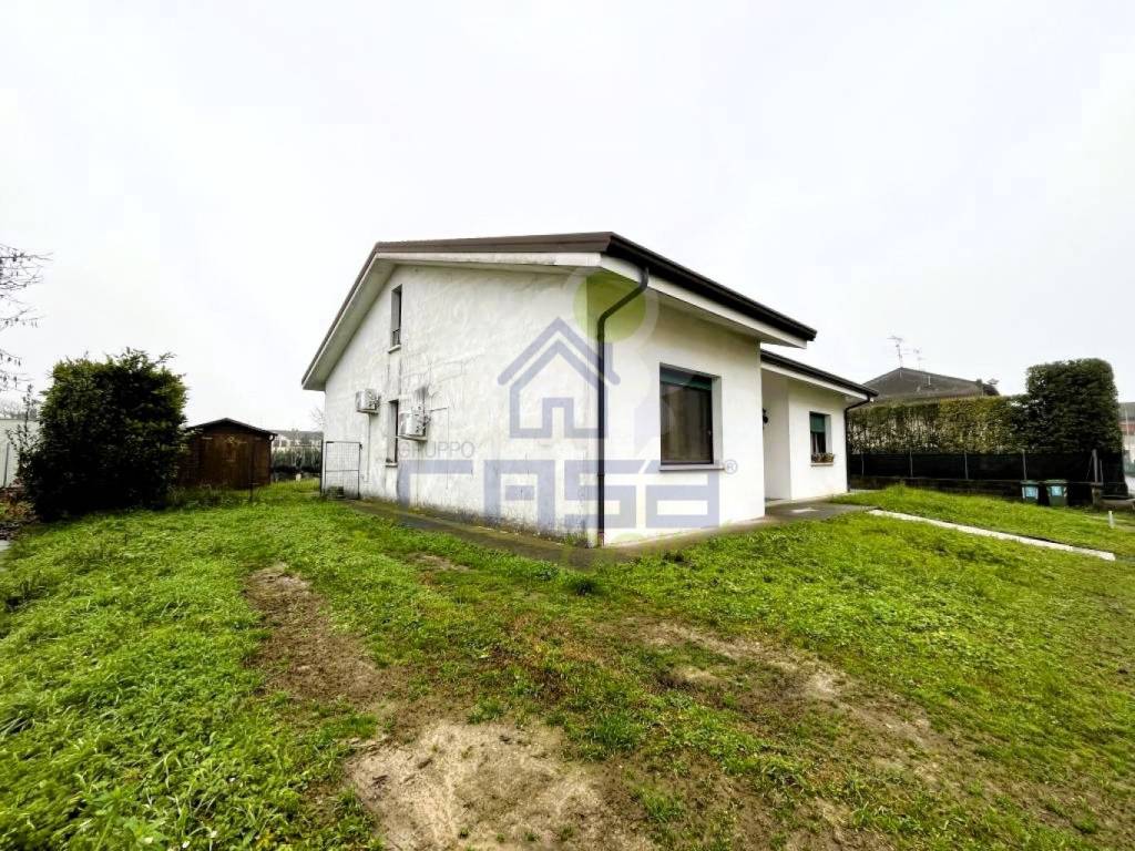 Villa a Gazoldo degli ippoliti in Via Serafina Forti, 9 - Foto 5